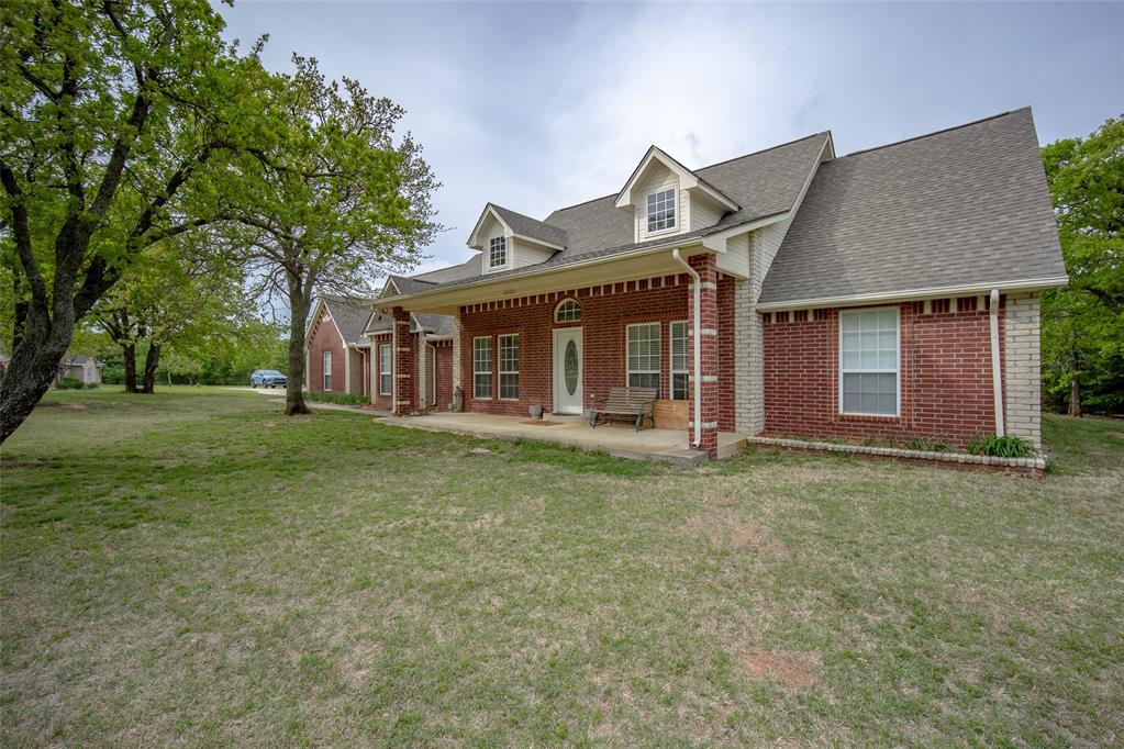 2400 Whiteoak Drive Property Photo 1