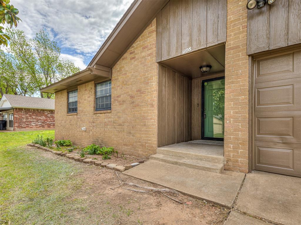 1108 Sw 81st Street Property Photo 5