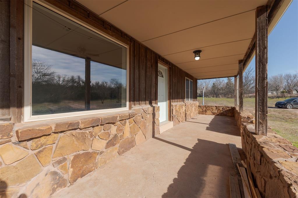 330348 E 1010 Road Property Photo 4