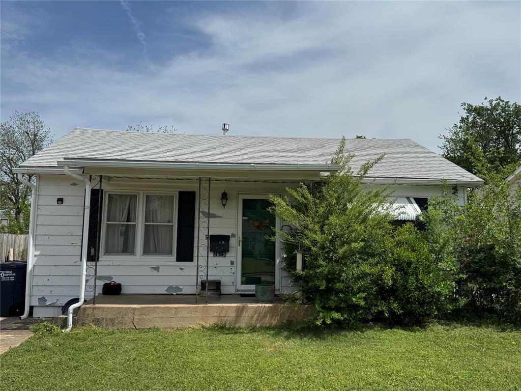 2615 N Market Avenue Property Photo 1