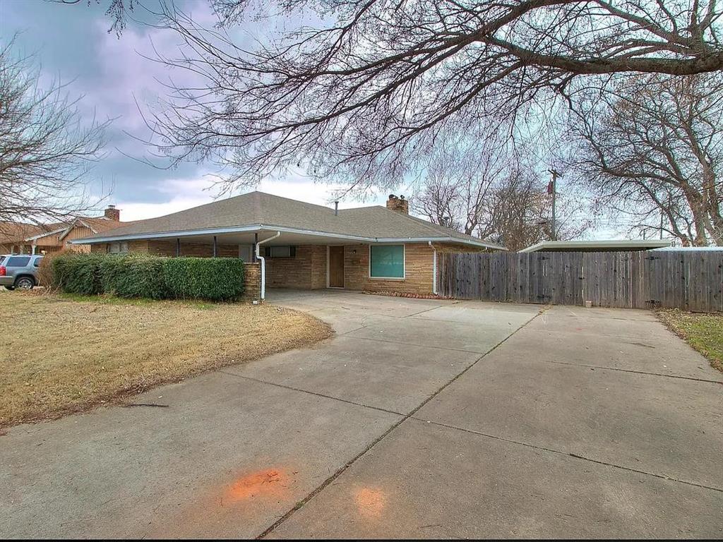 6001 S Country Club Drive Property Photo