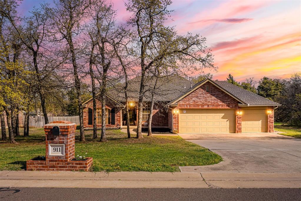 911 White Tail Court Property Photo
