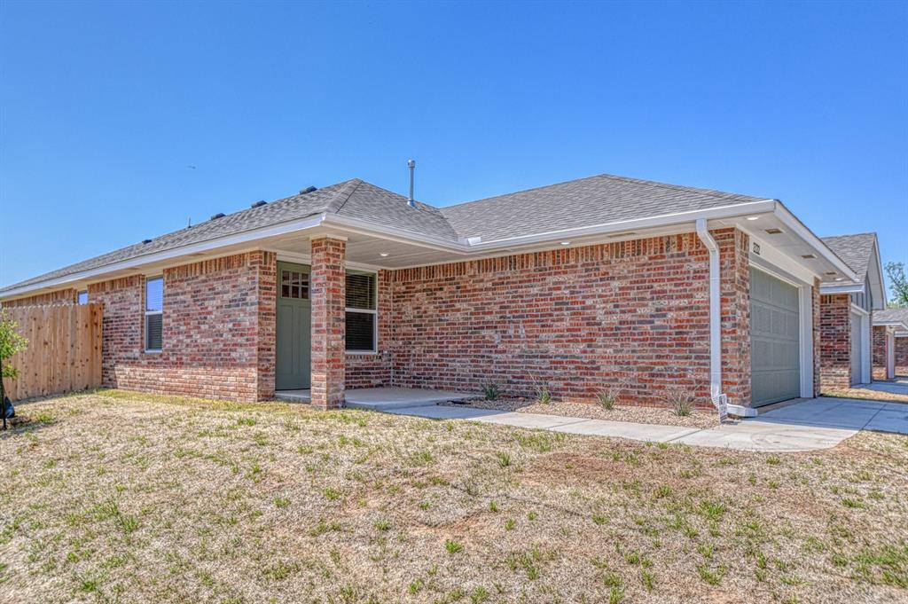2722 Clifton Terrace Property Photo 2