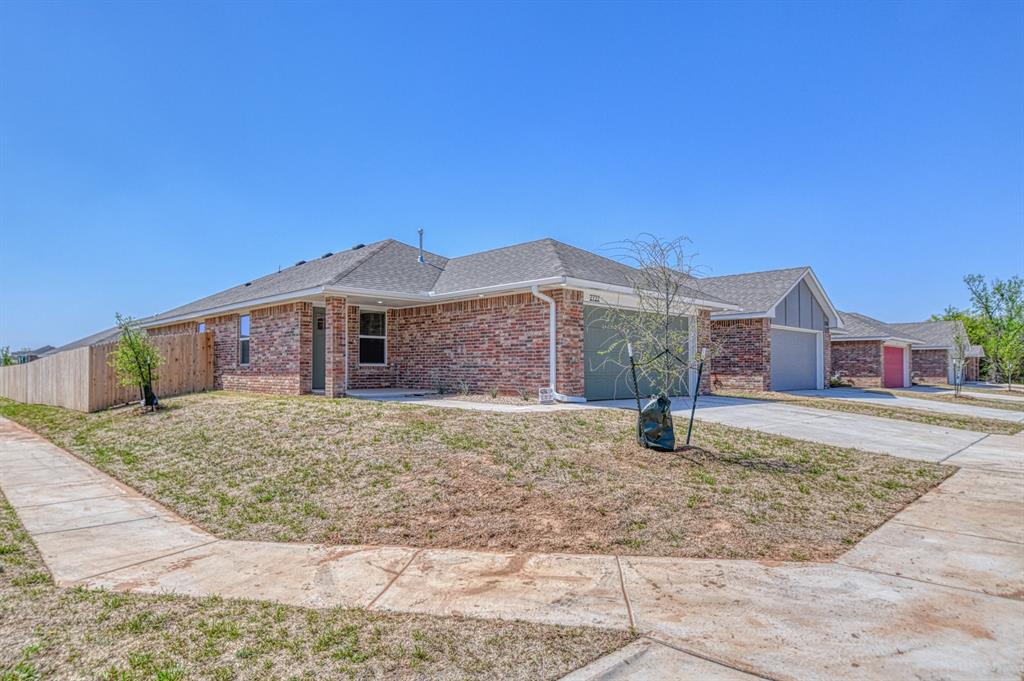 2722 Clifton Terrace Property Photo 3