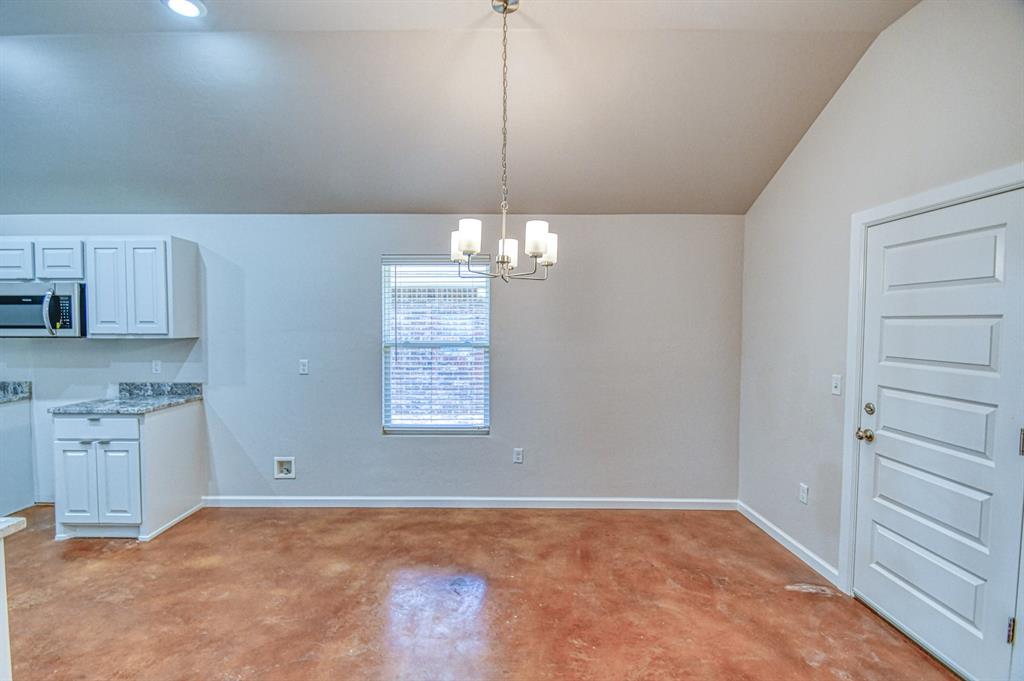 2722 Clifton Terrace Property Photo 9