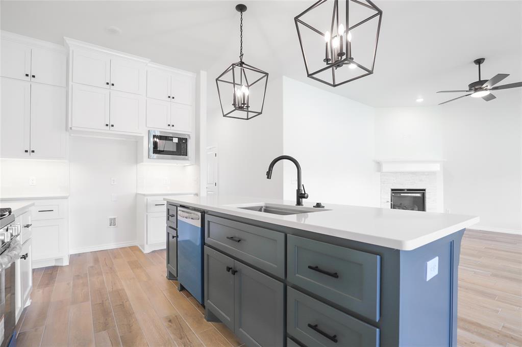 8201 Mountain Oak Drive Property Photo 1