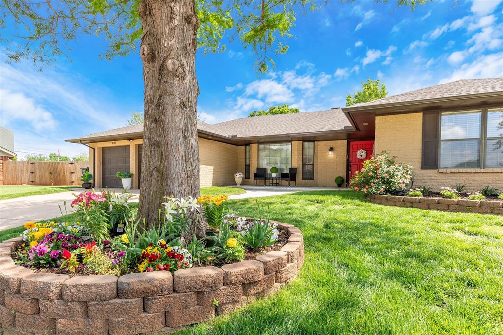 108 Easy Street Court Property Photo