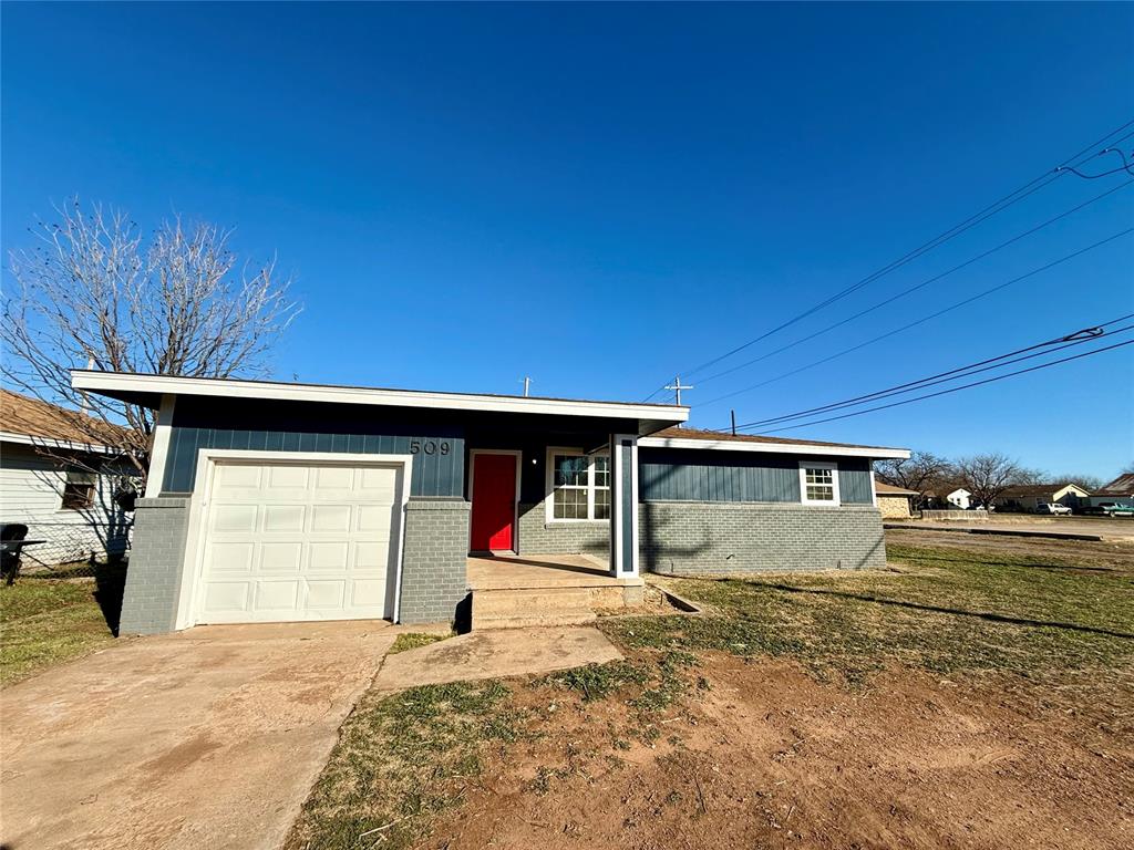 509 W Bradford Avenue Property Photo