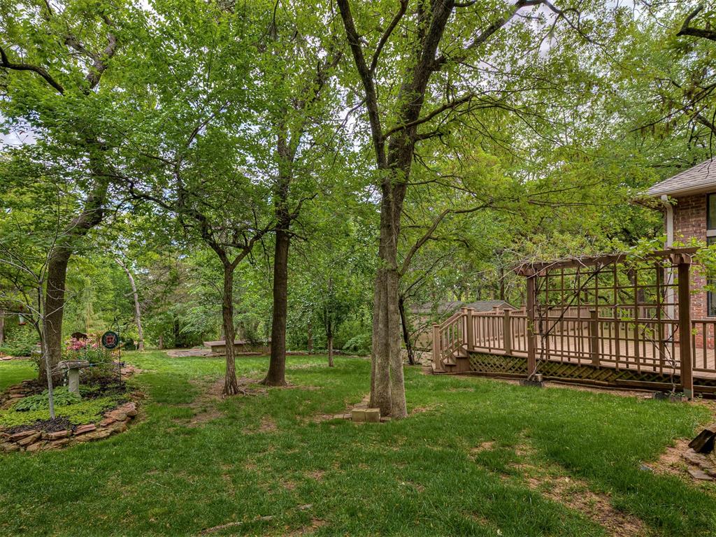13504 Fox Creek Drive Property Photo 2