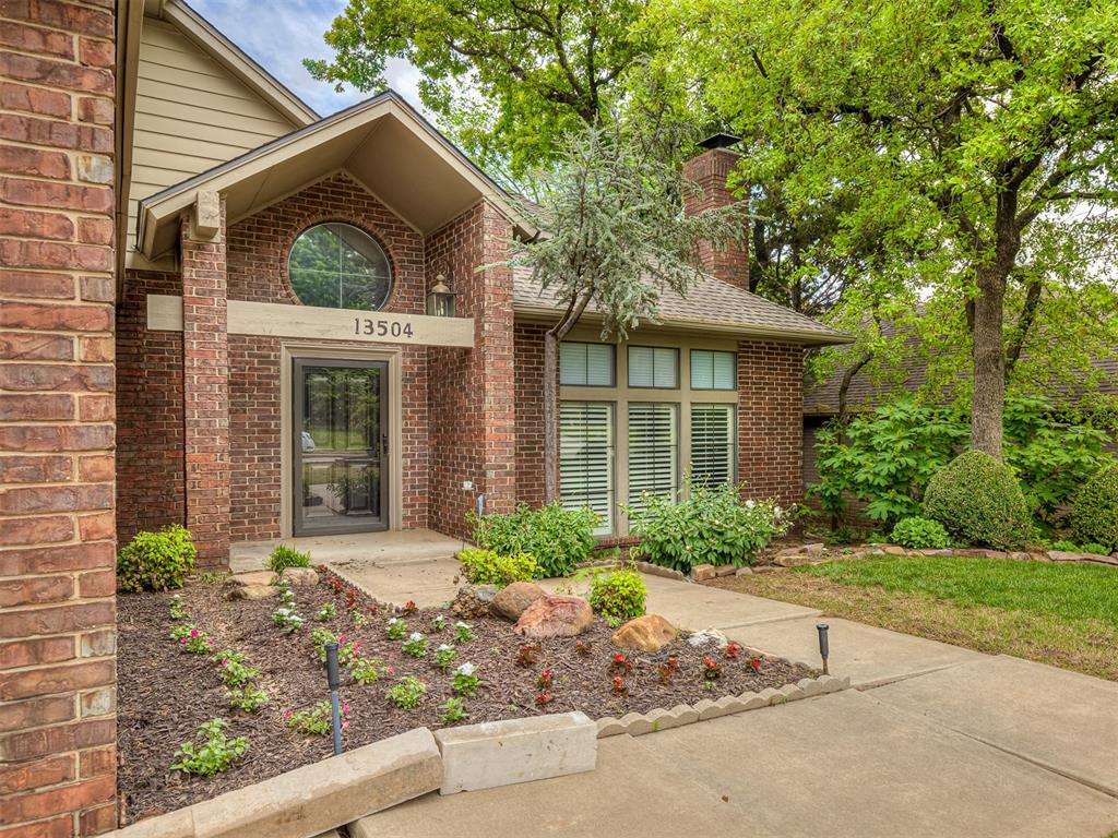 13504 Fox Creek Drive Property Photo 3