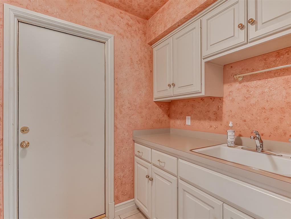 13504 Fox Creek Drive Property Photo 23