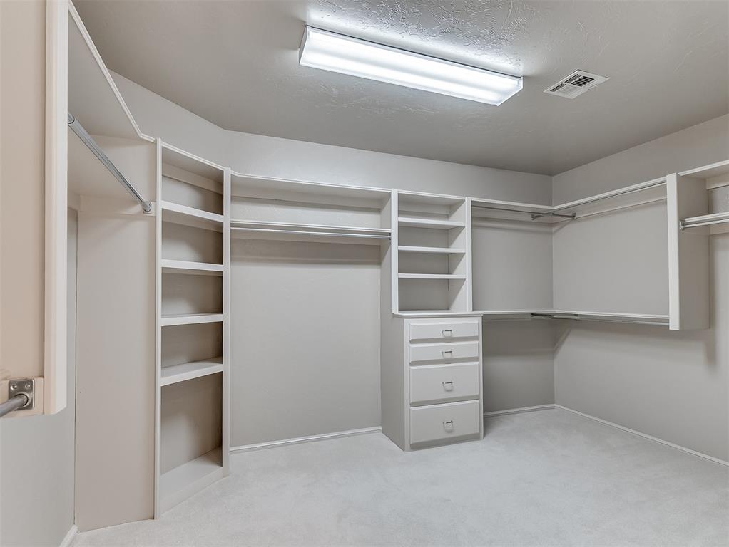 13504 Fox Creek Drive Property Photo 30