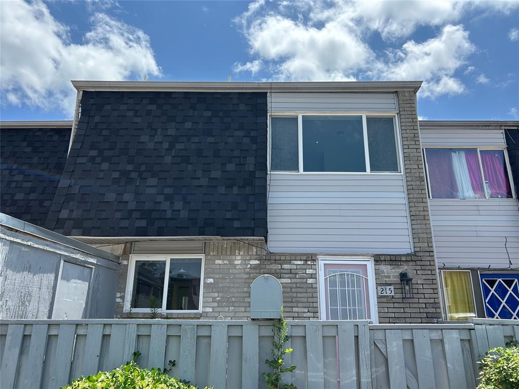 215 Justin Drive Property Photo 1
