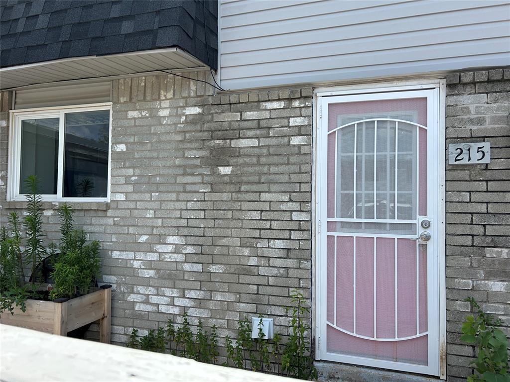 215 Justin Drive Property Photo 3