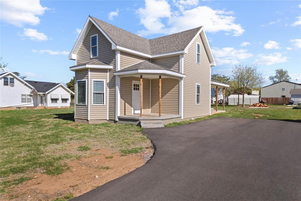 325 E 6th Street Property Photo