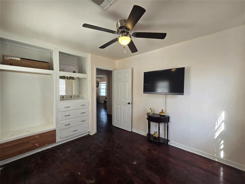 3425 Willow Creek Drive Property Photo 3