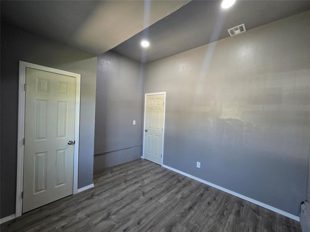 3425 Willow Creek Drive Property Photo 5