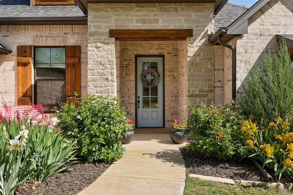 8350 Red Feather Property Photo 4