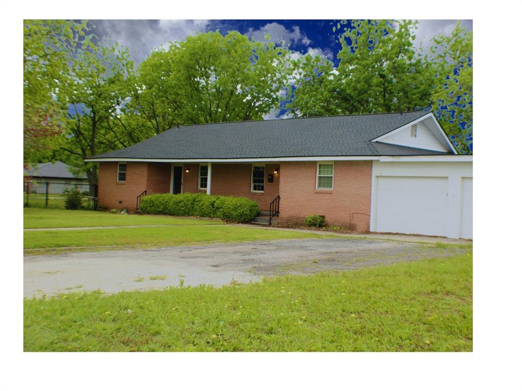 107 S 10th Street Property Photo 1