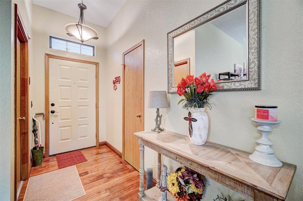 7904 Nw 81st Street Property Photo 4