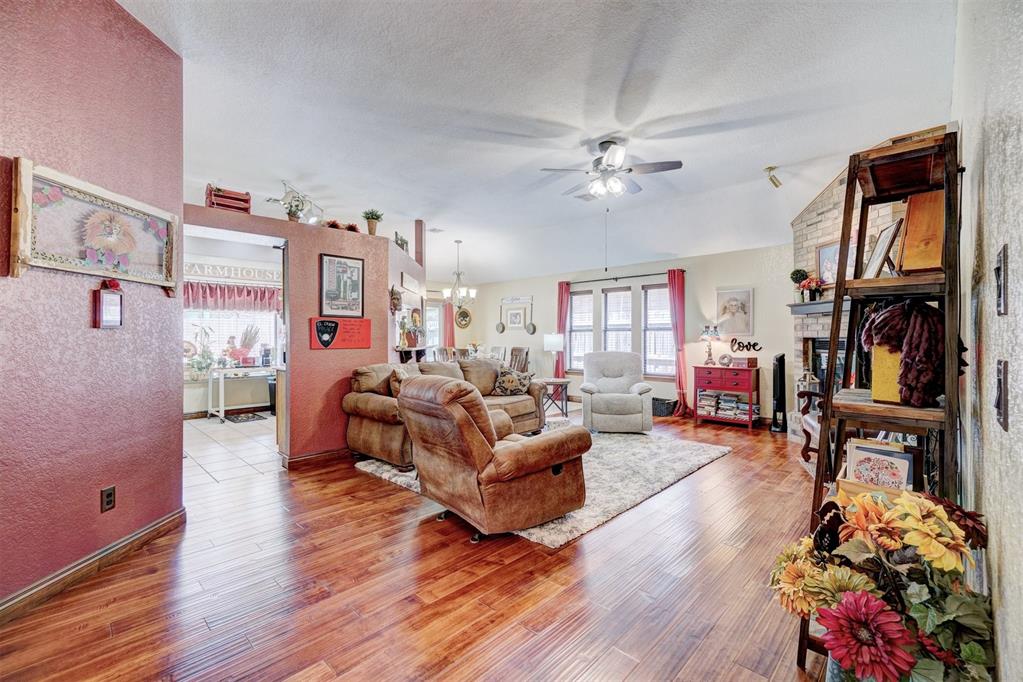 7904 Nw 81st Street Property Photo 5