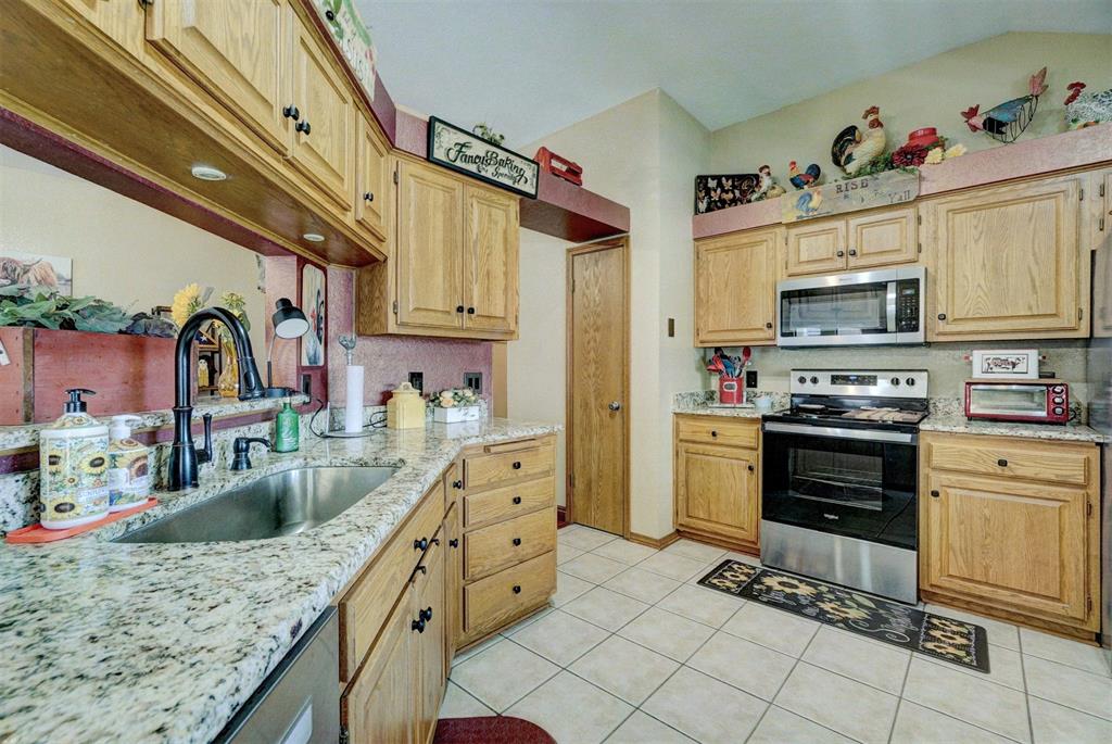 7904 Nw 81st Street Property Photo 15