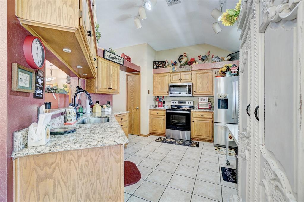 7904 Nw 81st Street Property Photo 16