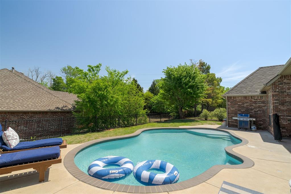 109 Lakeview Court Property Photo