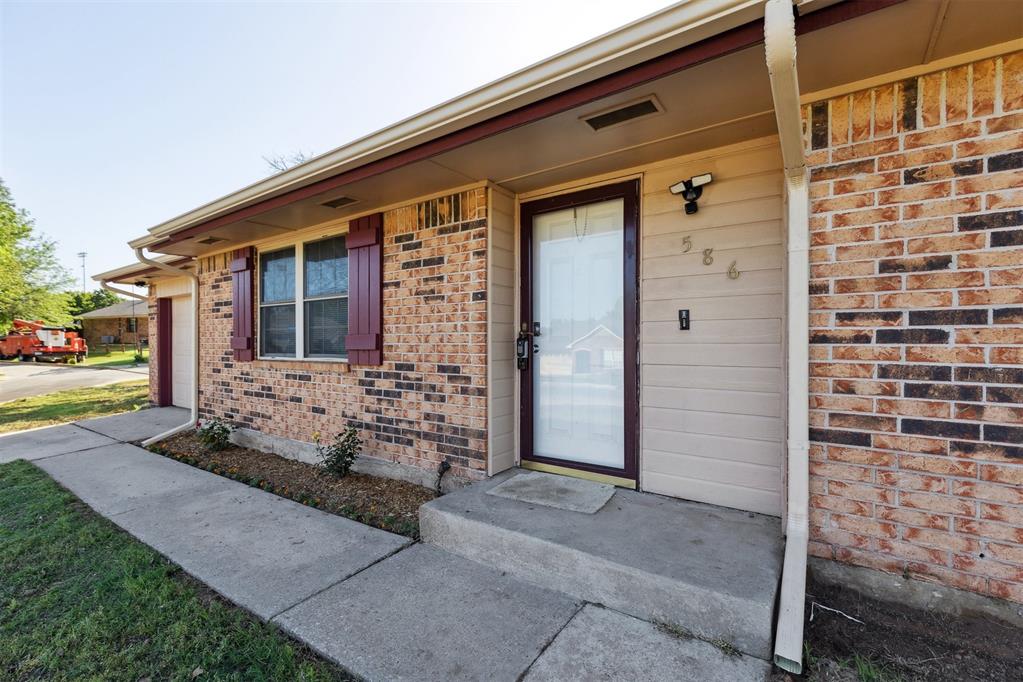 586 Seikel Drive Property Photo 4