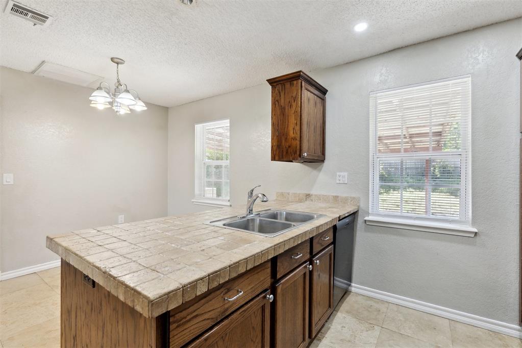 586 Seikel Drive Property Photo 11