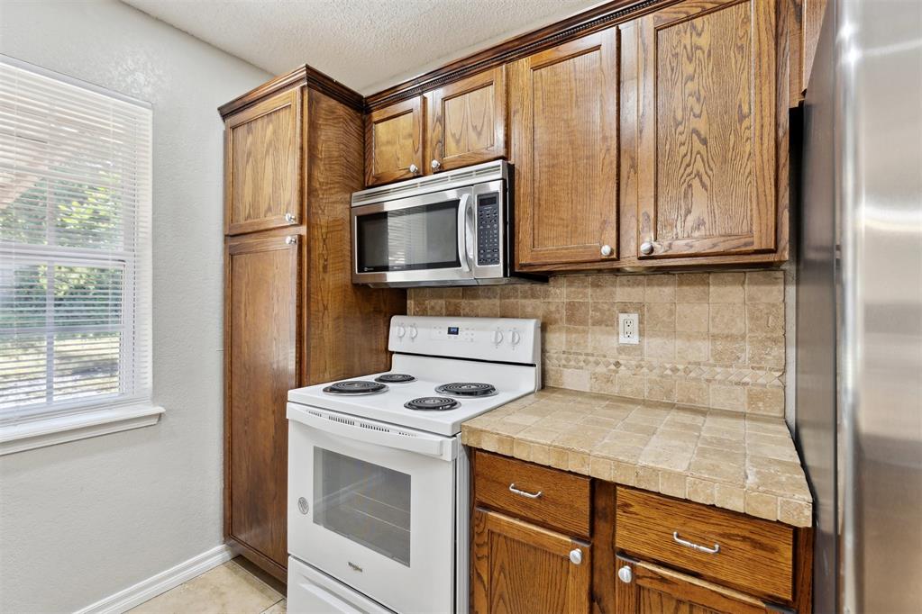 586 Seikel Drive Property Photo 12