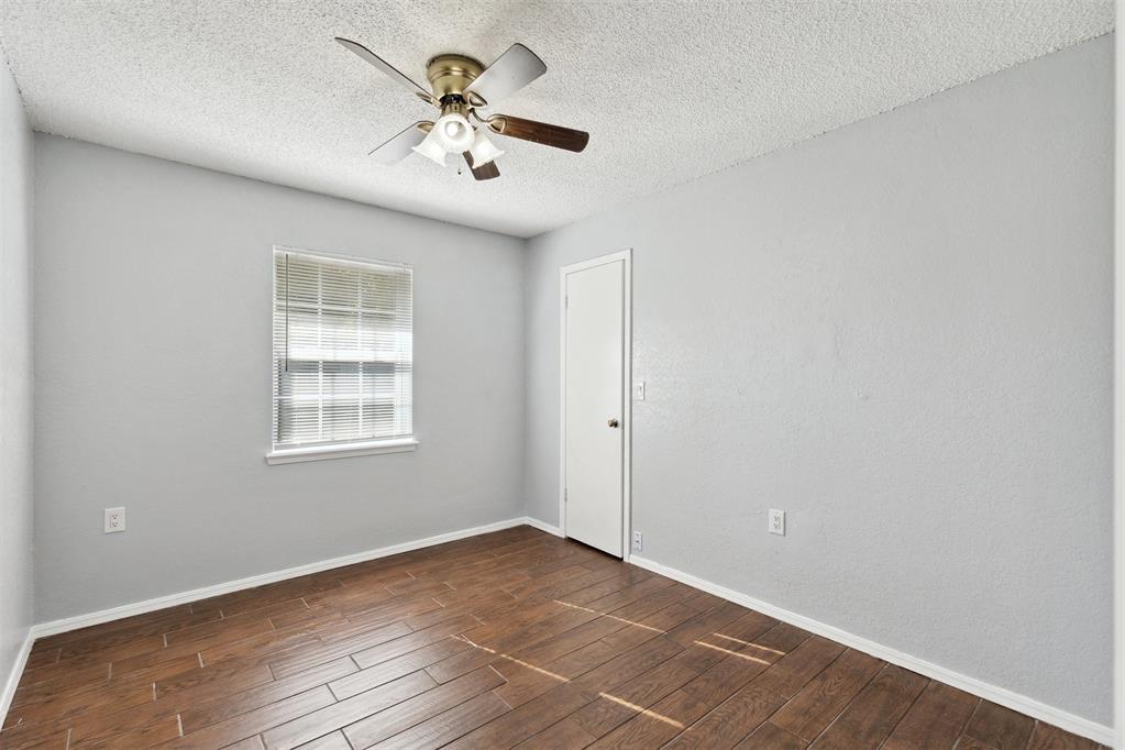586 Seikel Drive Property Photo 17