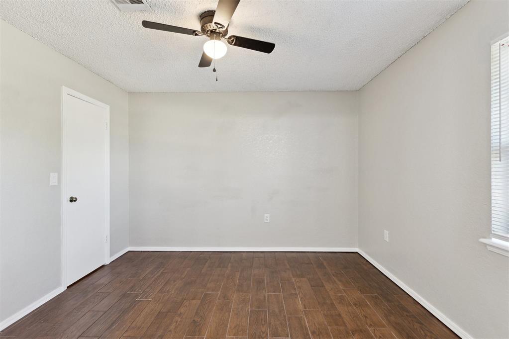 586 Seikel Drive Property Photo 24