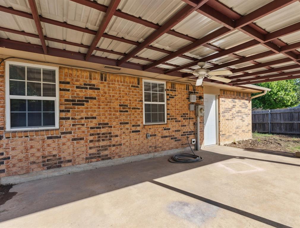 586 Seikel Drive Property Photo 27