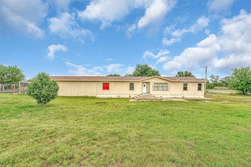 11088 N 1950 Road Property Photo 1