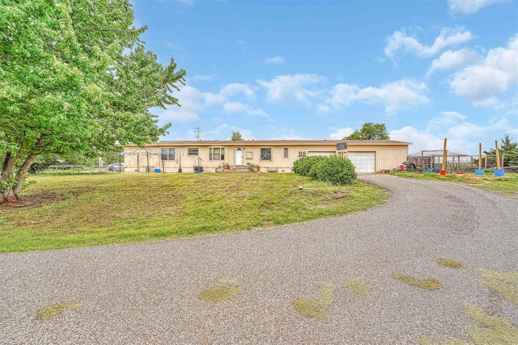 11088 N 1950 Road Property Photo 3