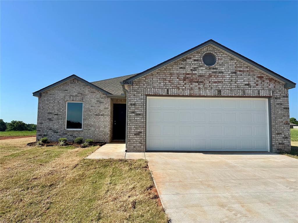 2903 E Hilltop Avenue Property Photo 1