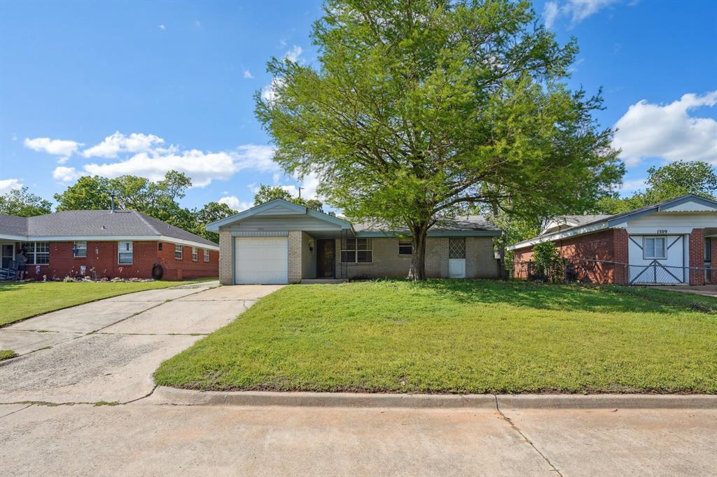 1305 Juniper Circle Property Photo 1