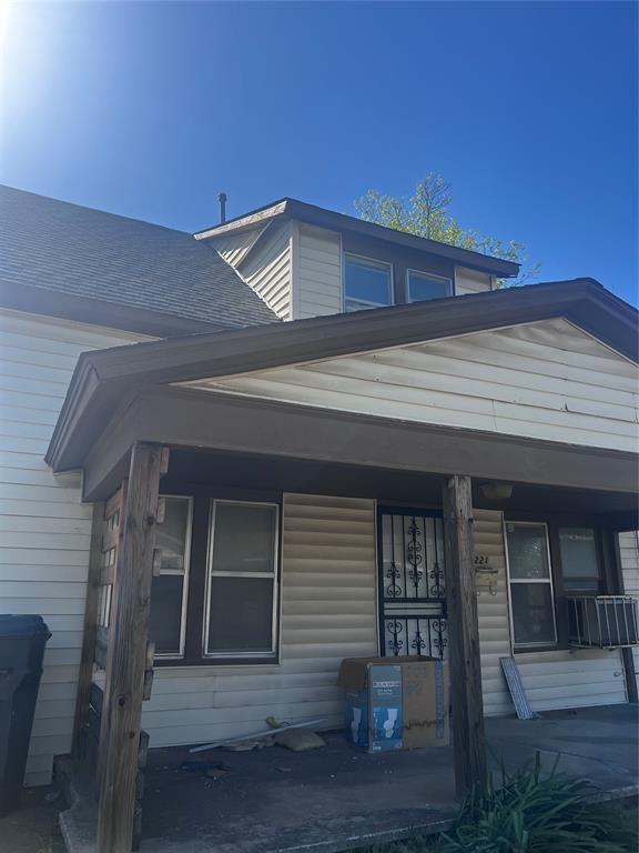 2221 N Lottie Avenue