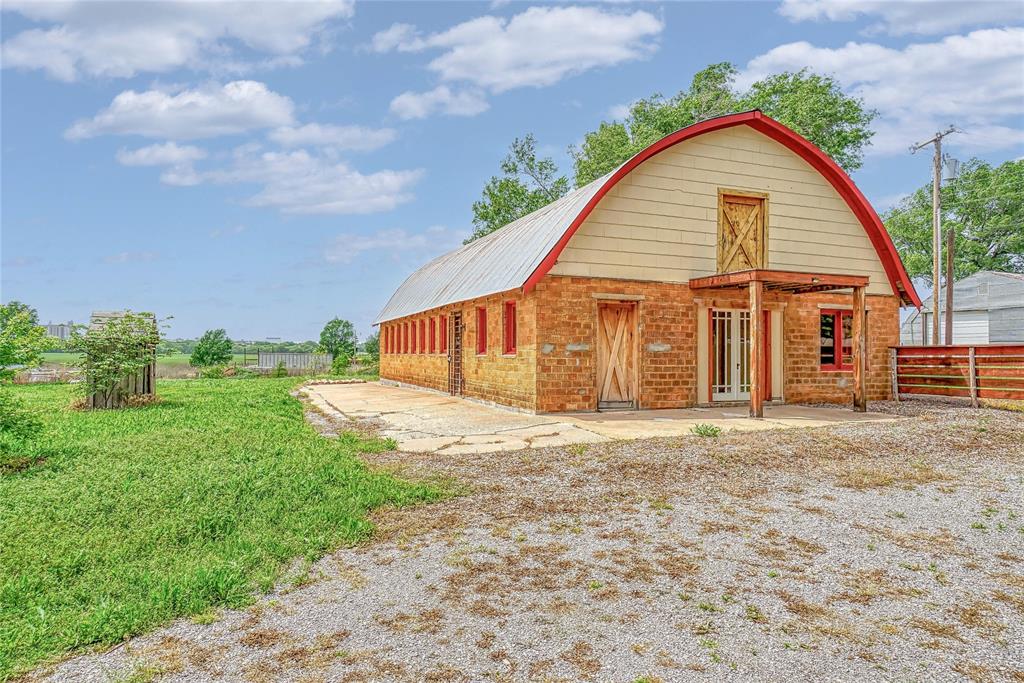 22676 N Route 66 Property Photo