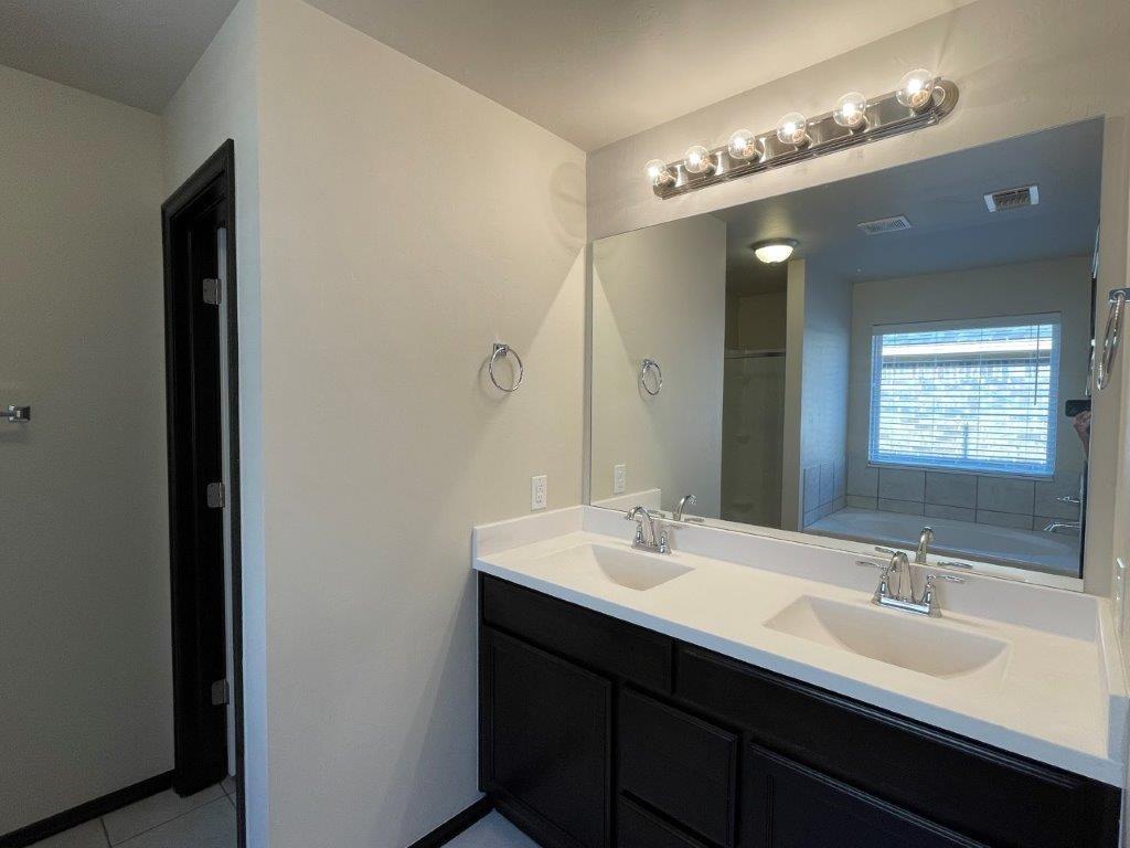 18613 Vivo Drive Property Photo 2