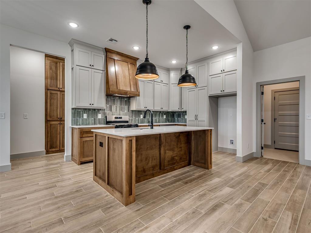 11912 Nw 120th Street Property Photo 8