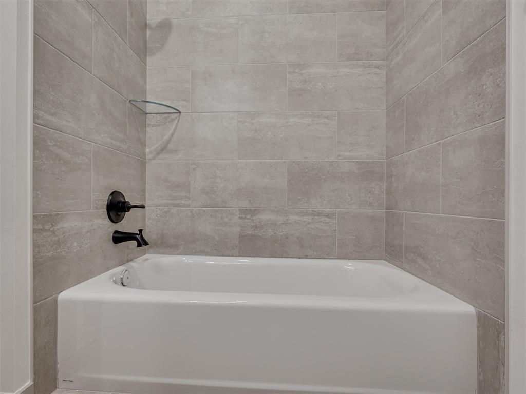 11912 Nw 120th Street Property Photo 28