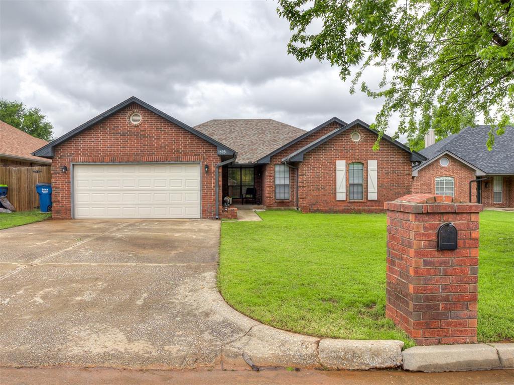 1523 E Twin Brook Terrace Property Photo