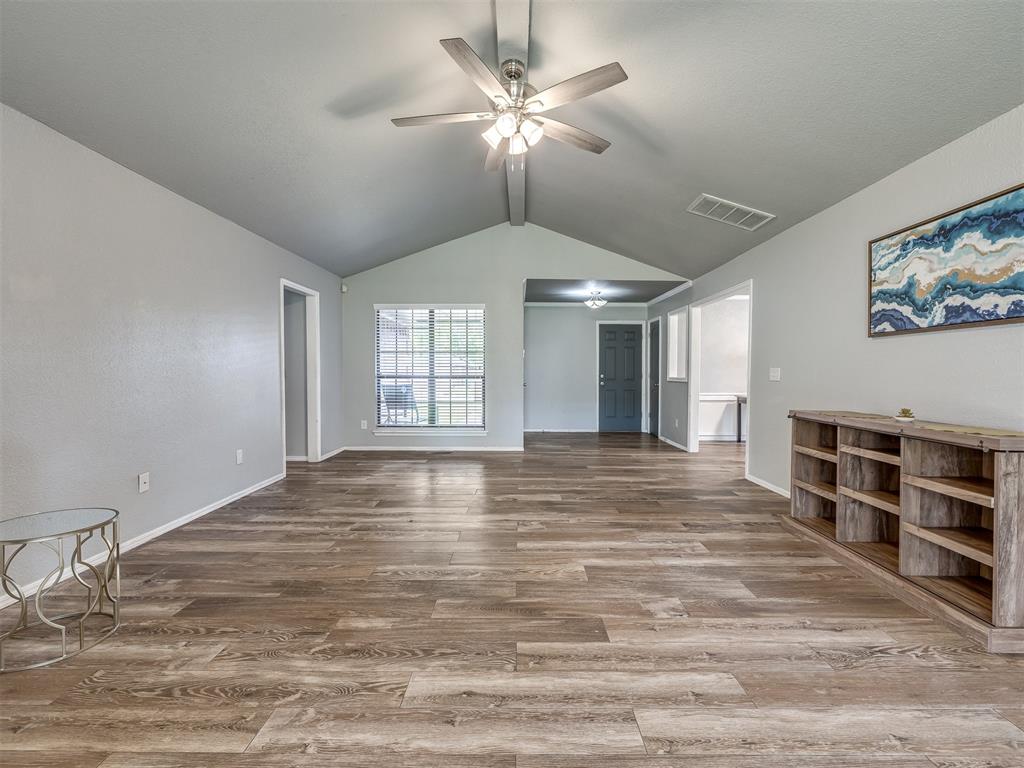 1523 E Twin Brook Terrace Property Photo 1