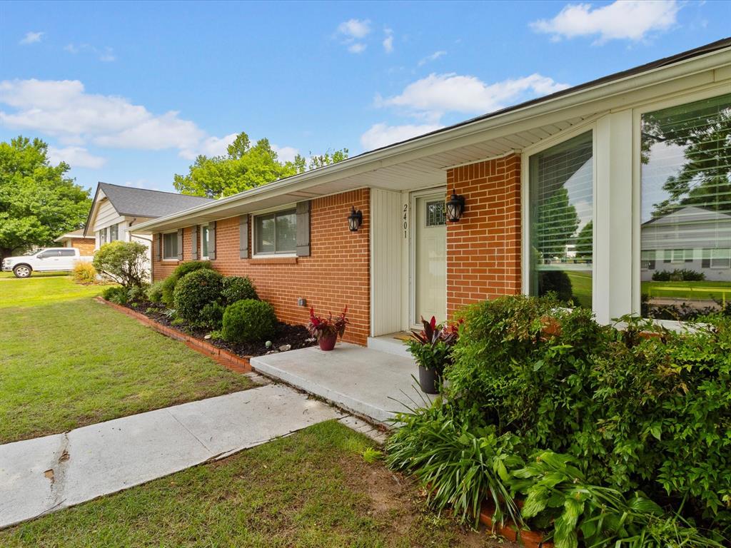 2401 Nw 48th Street Property Photo 1