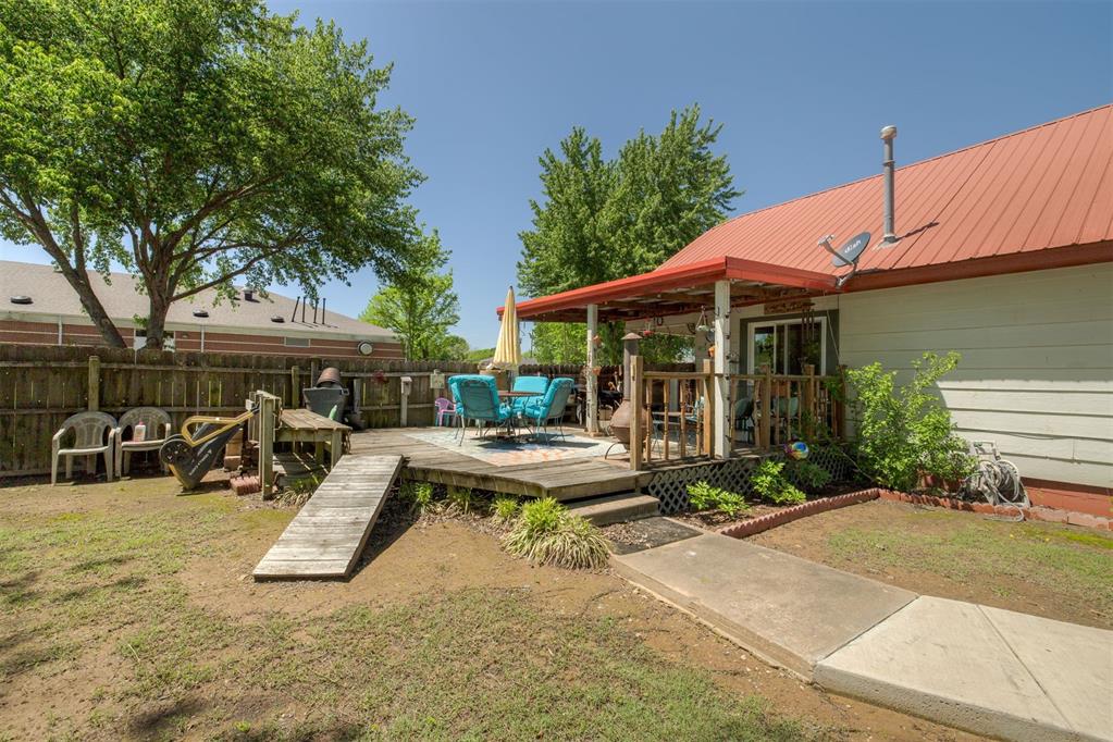 613 N Wineblood Street Property Photo 40