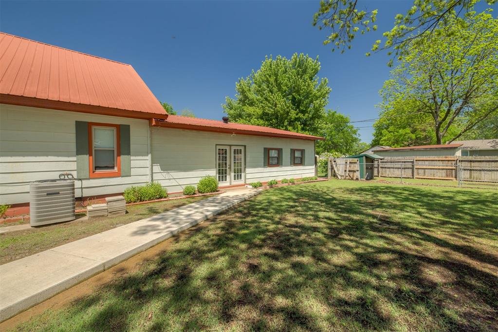 613 N Wineblood Street Property Photo 41