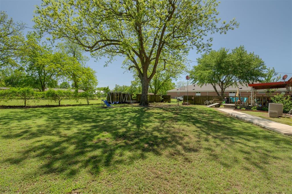 613 N Wineblood Street Property Photo 44