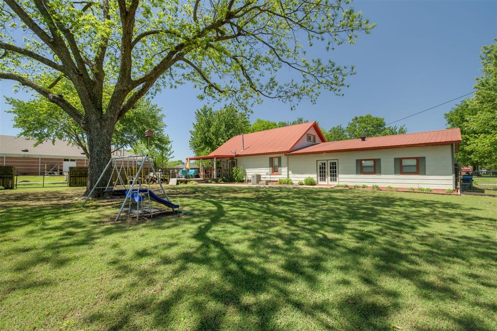 613 N Wineblood Street Property Photo 45